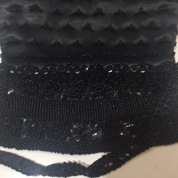 Heavy Beaded and Sequinned Eveni g Bag - Picture 3 of 8